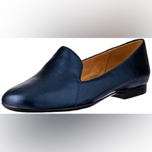 Naturalizer navy blue Leather Loafers size 8.5W wide women Emiline